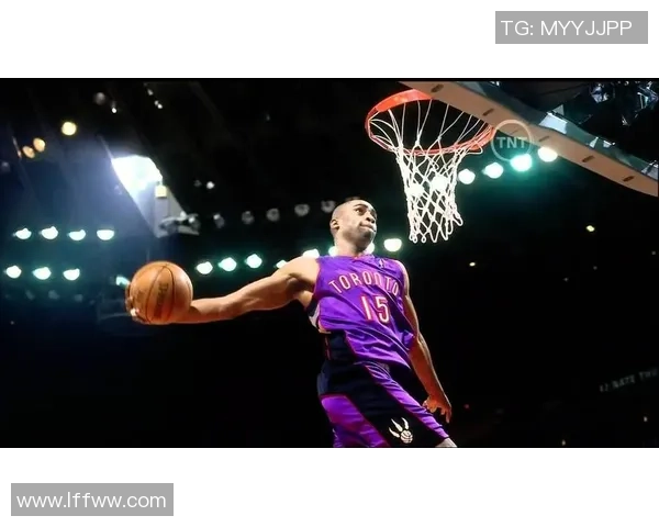 足球明星们惊叹卡特扣篮视频展现的惊人技巧与力量 足球明星们惊叹卡特扣篮视频展现的惊人技巧与力量